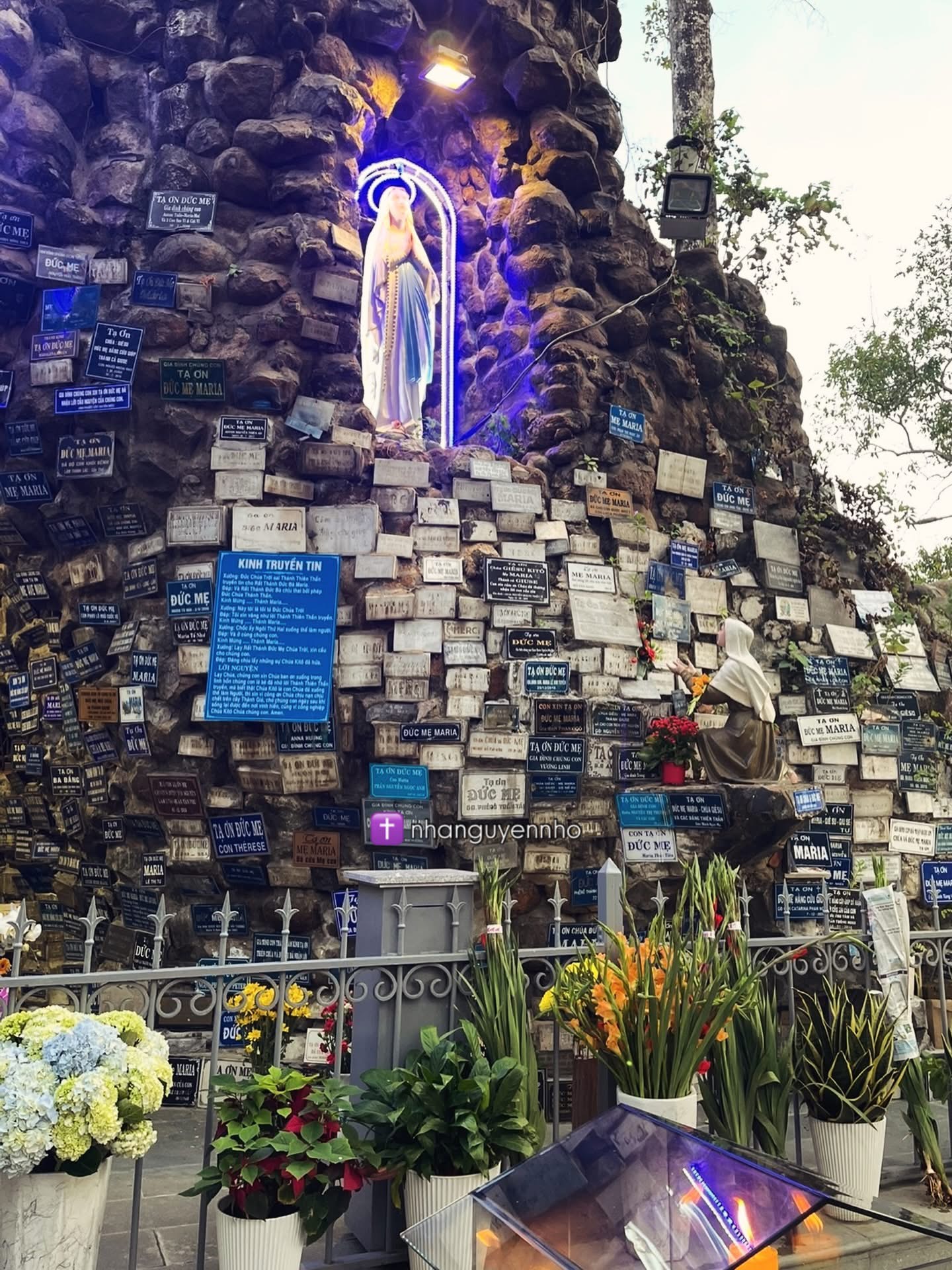 Ngàn Lời Tạ Ơn Ở Núi Đức Mẹ Nhà Thờ Huyện Sĩ